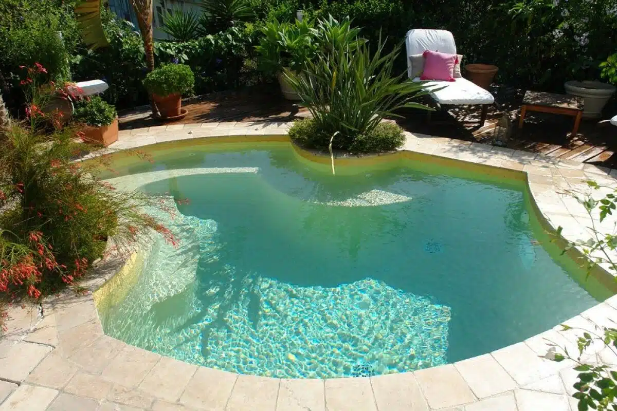 Aménagement abord piscine hors sol 5 astuces pour créer une oasis paradisiaque cet été