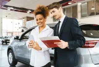 Comment obtenir un prêt adéquat pour l'achat de votre prochaine voiture