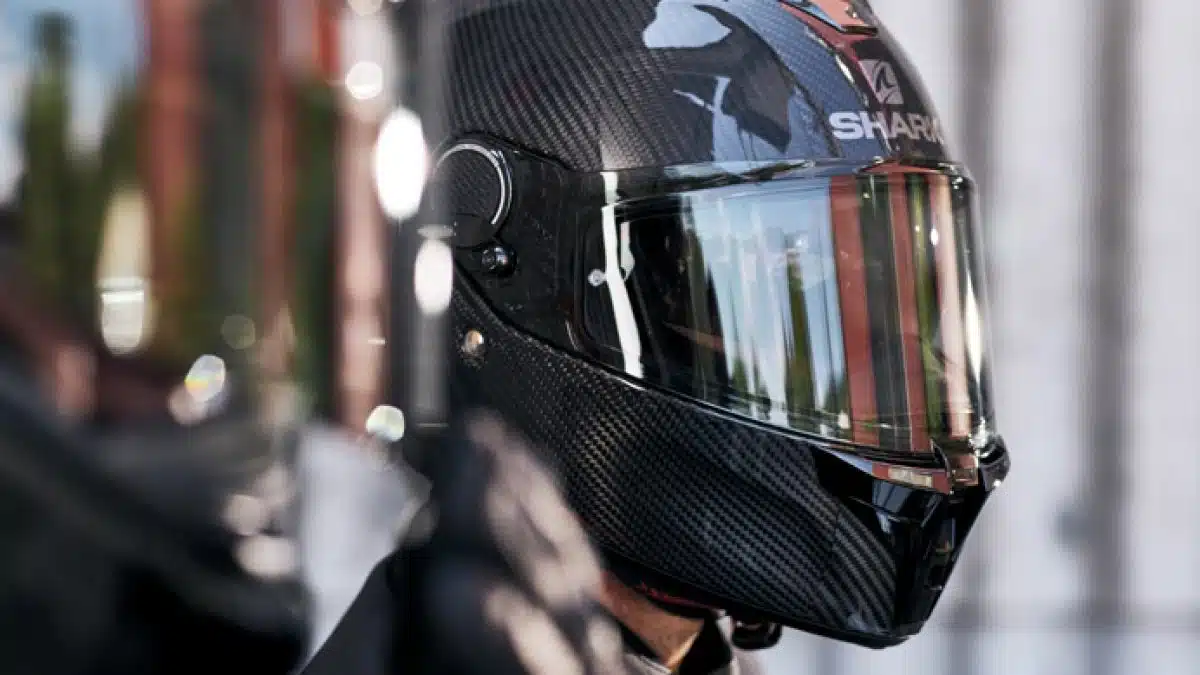 Les casques de moto pour femmes réinventés : quand sécurité rime avec style