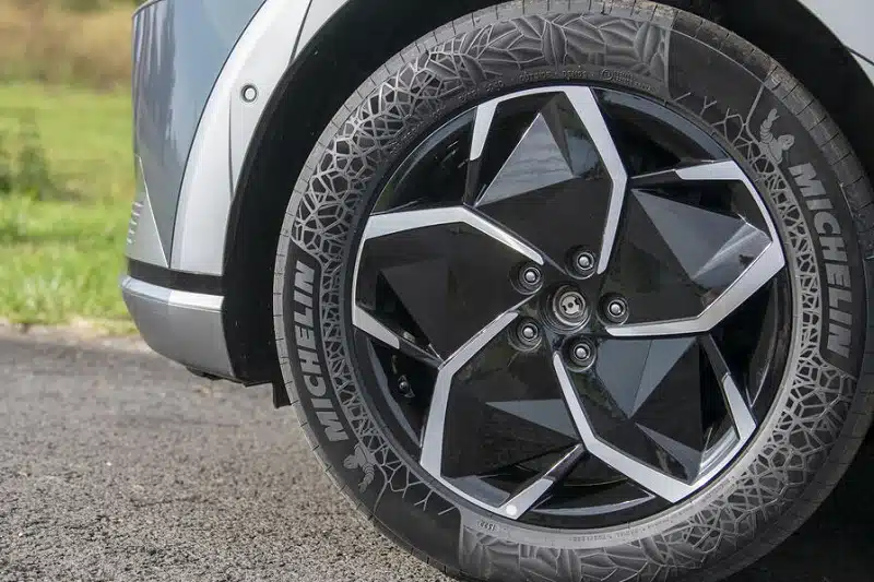 Les secrets de fabrication des pneus Michelin révélés