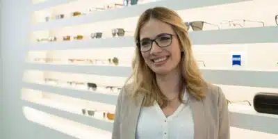 Pourquoi faut-il consulter un opticien avant de s’acheter une paire de lunettes ?