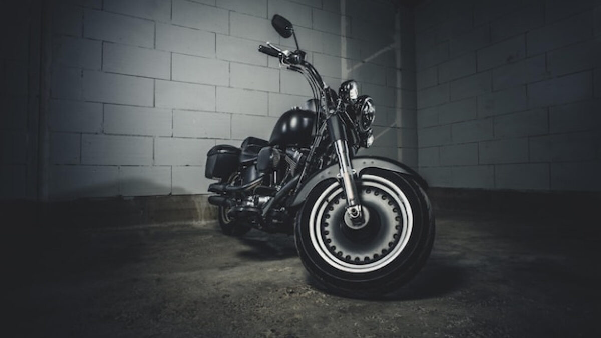 Assurance tous risques vs assurance au tiers : lequel choisir pour sa moto ?