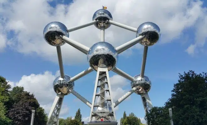 Vue sur l'atonium de Bruxelles en Belgique