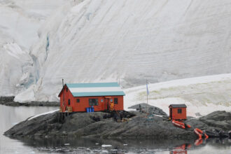 Comment s'adapter à la vie en antarctique ?