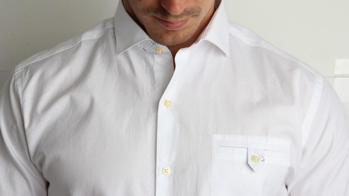 Mode homme : pourquoi opter pour une chemise blanche ?