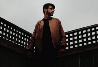 homme en bombers