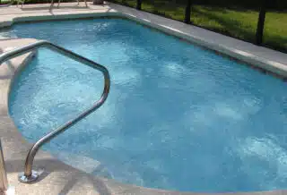 Toiture de piscine sous forme de véranda : un must have !