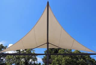 Voile d'ombrage pour extérieur : comment bien le choisir ?